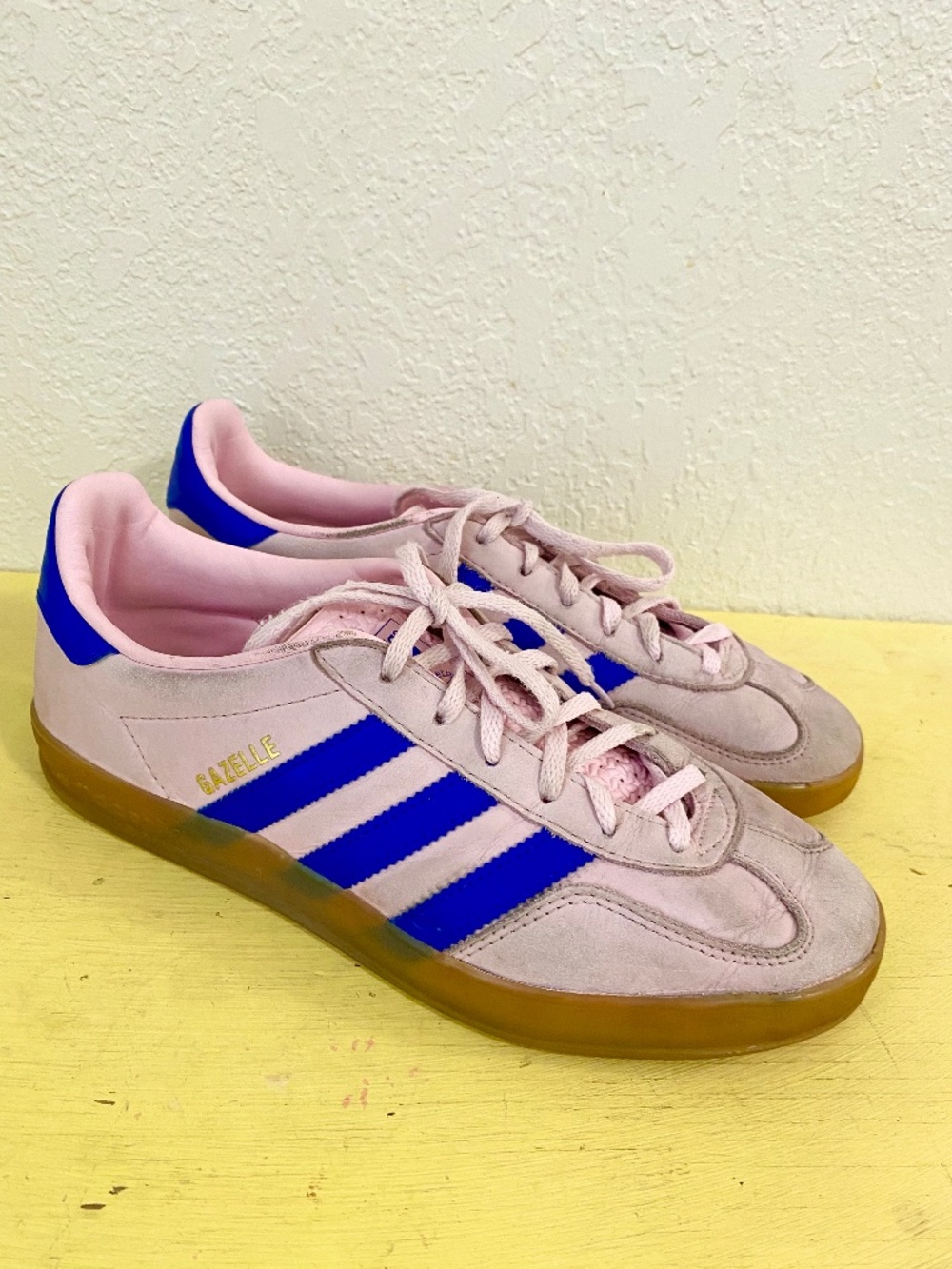Adidas Pink Gazelle Size 8 Women’s  Sneakers